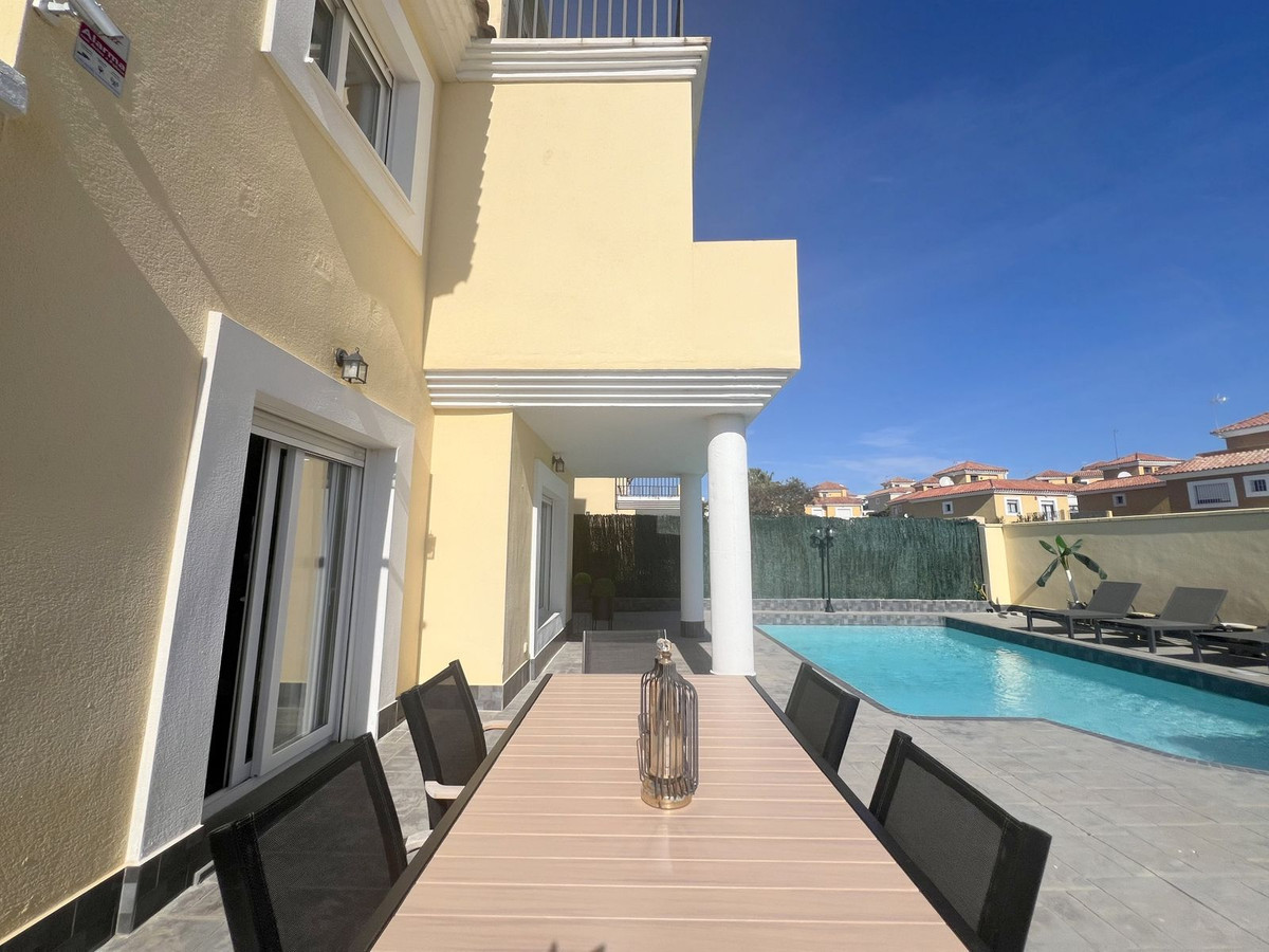 Vrijstaande Villa in San Luis de Sabinillas-30