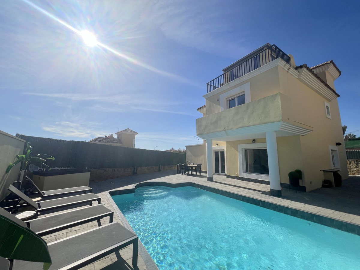 Vrijstaande Villa in San Luis de Sabinillas-7