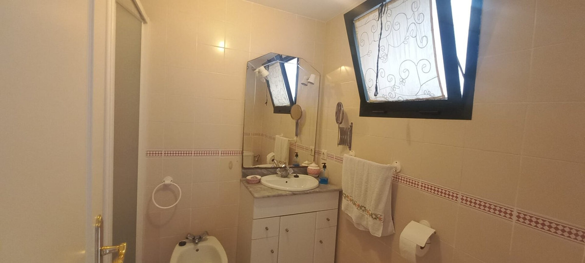 Huis te koop in San Luis de Sabinillas | 2 slaapkamers H4807810