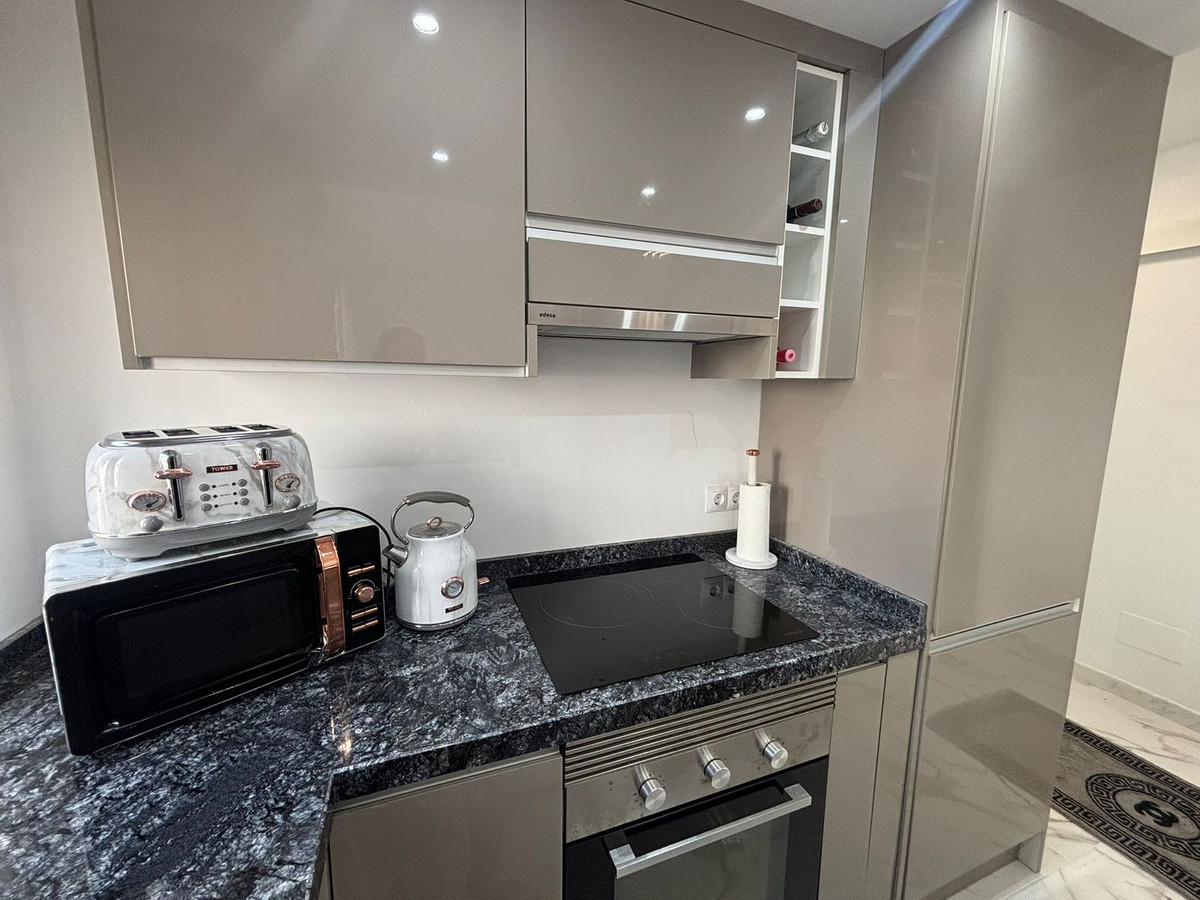 Appartement te koop in San Luis de Sabinillas | 1 slaapkamers H5130952