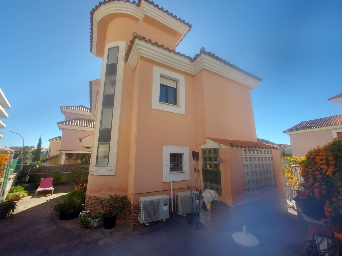 Huis te koop in San Luis de Sabinillas | 3 slaapkamers H5306377