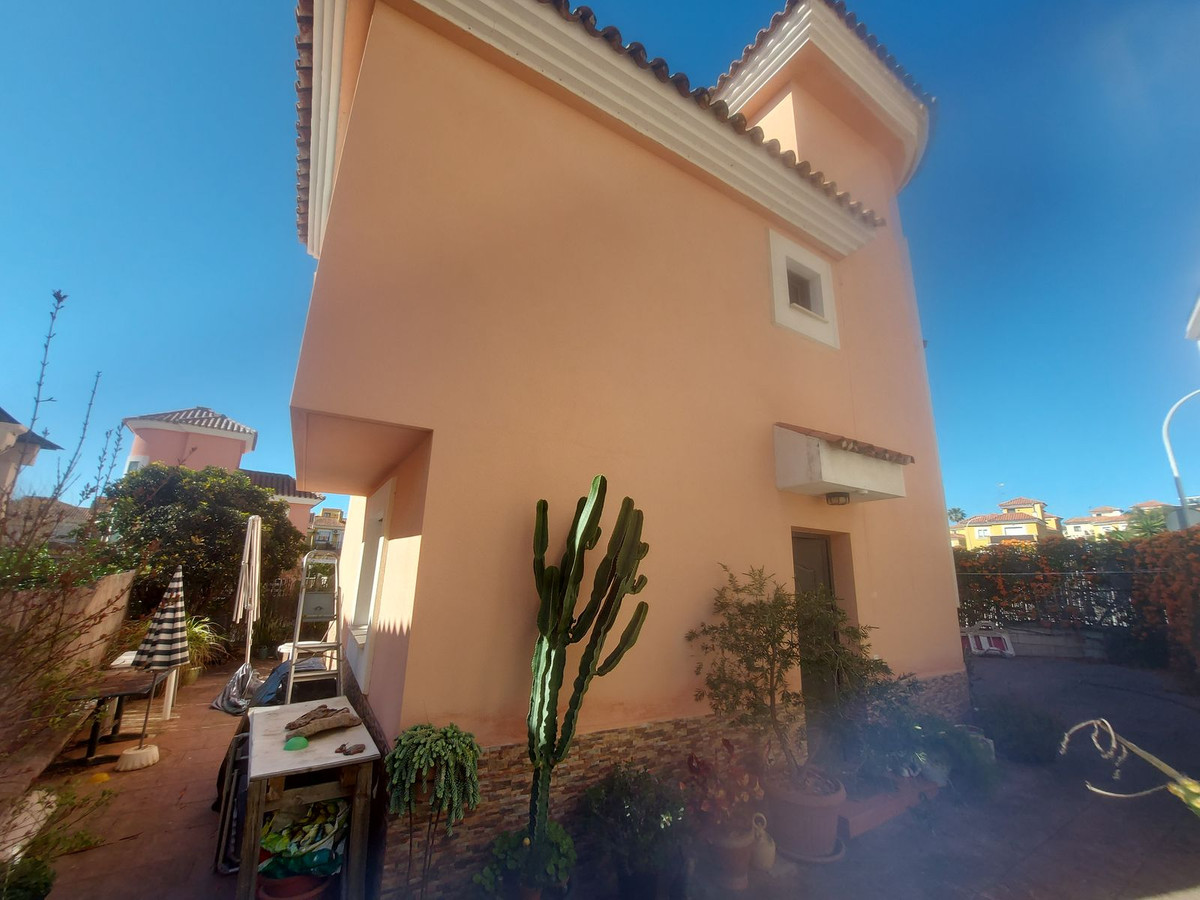 Huis te koop in San Luis de Sabinillas | 3 slaapkamers H5306377