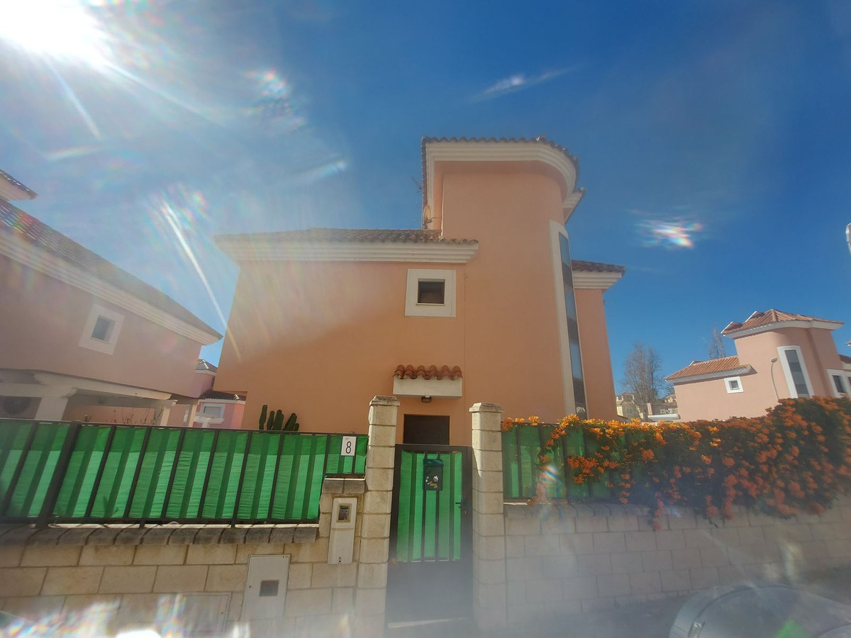 Huis te koop in San Luis de Sabinillas | 3 slaapkamers H5306377