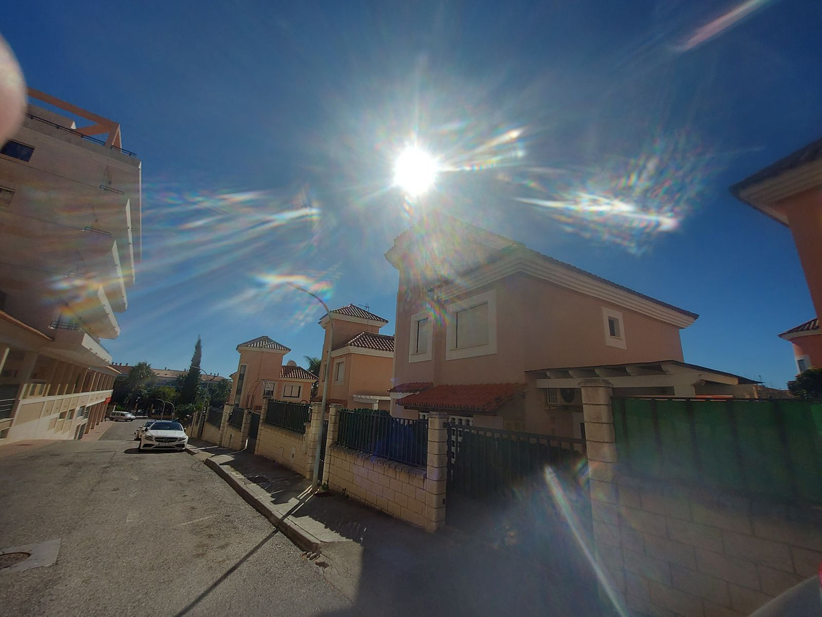 Huis te koop in San Luis de Sabinillas | 3 slaapkamers H5306377