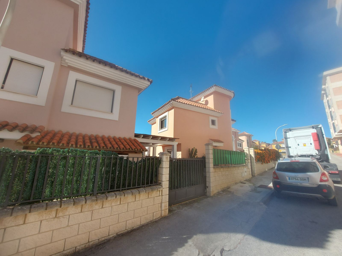 Huis te koop in San Luis de Sabinillas | 3 slaapkamers H5306377