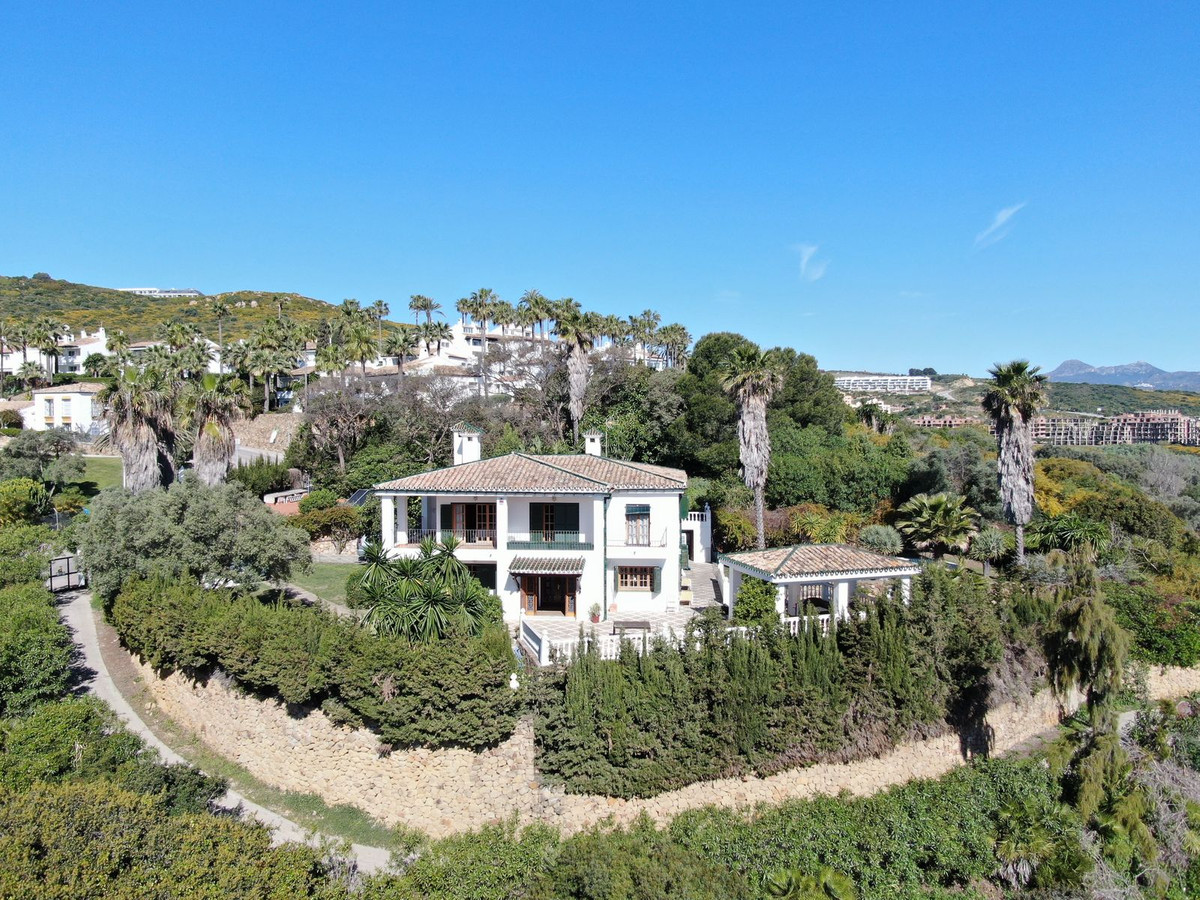 Huis te koop in San Luis de Sabinillas | 4 slaapkamers H5353336