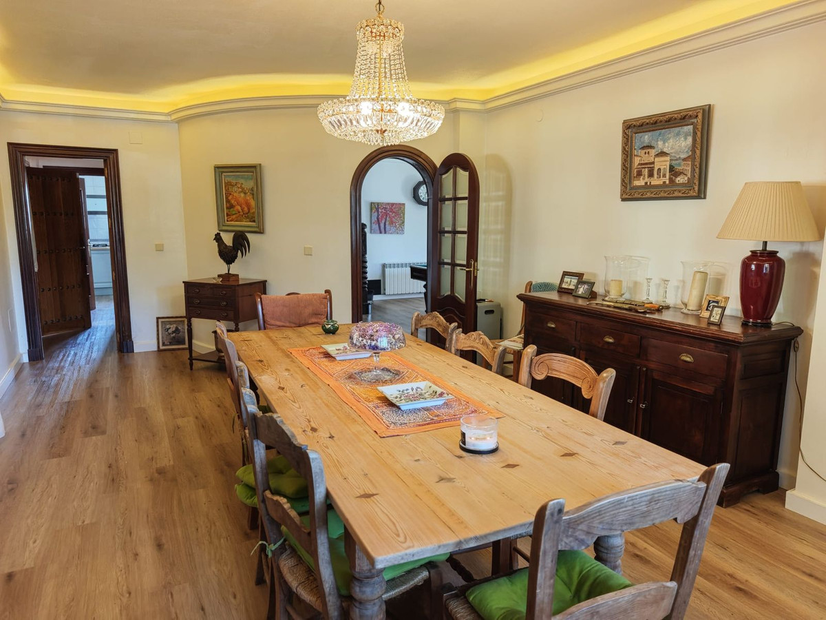 Huis te koop in San Luis de Sabinillas | 4 slaapkamers H5353336