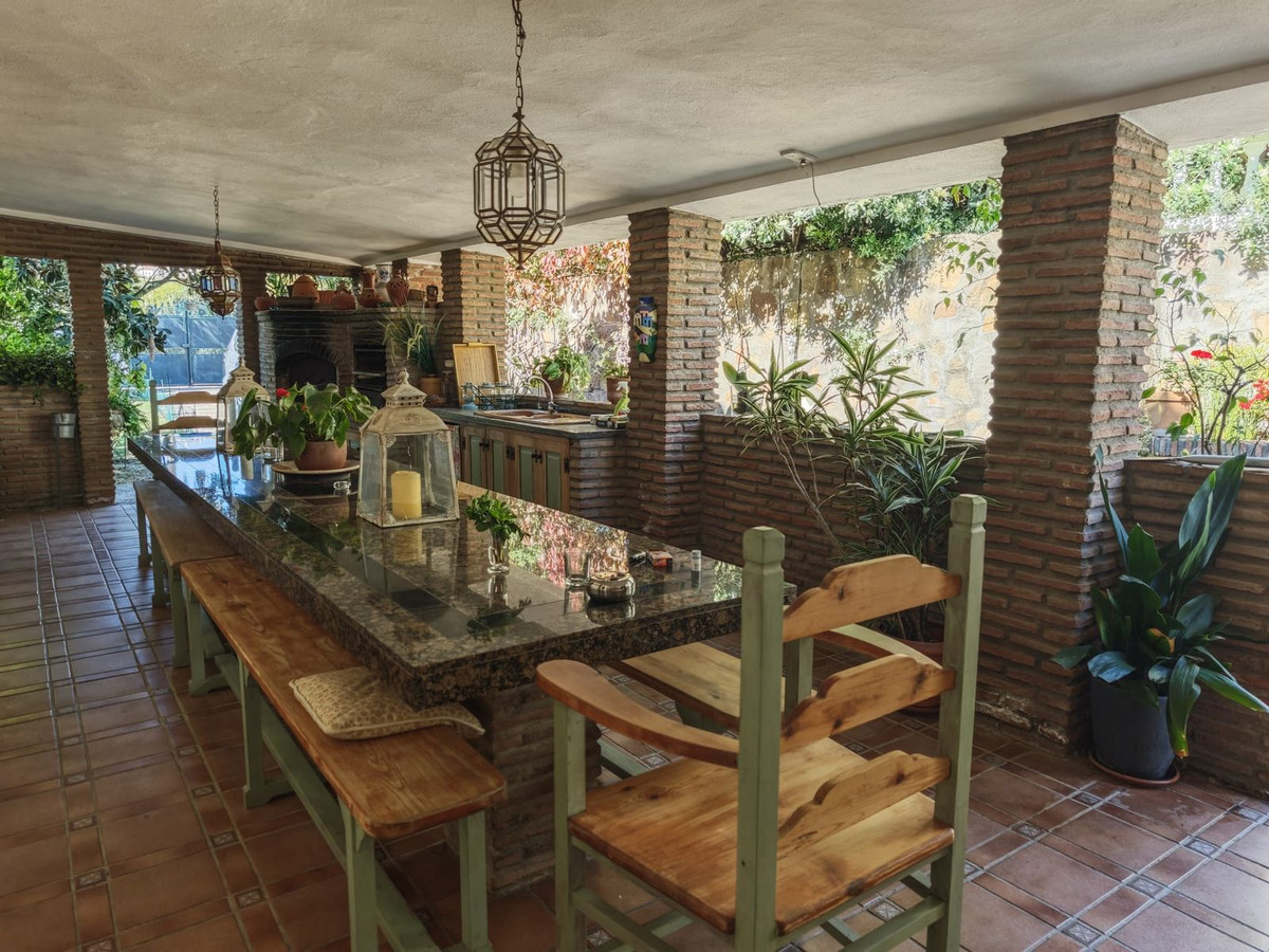 Huis te koop in San Luis de Sabinillas | 4 slaapkamers H5353336