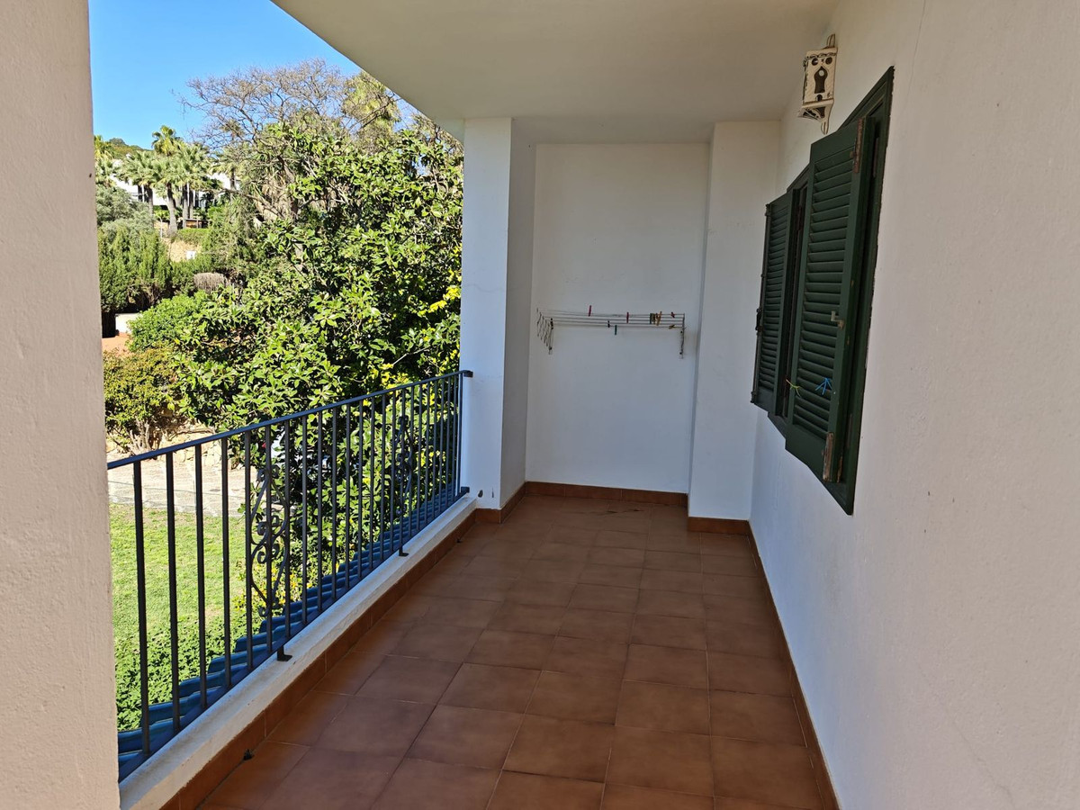 Huis te koop in San Luis de Sabinillas | 4 slaapkamers H5353336