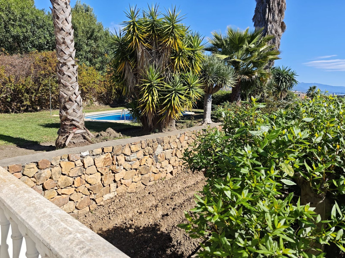 Huis te koop in San Luis de Sabinillas | 4 slaapkamers H5353336