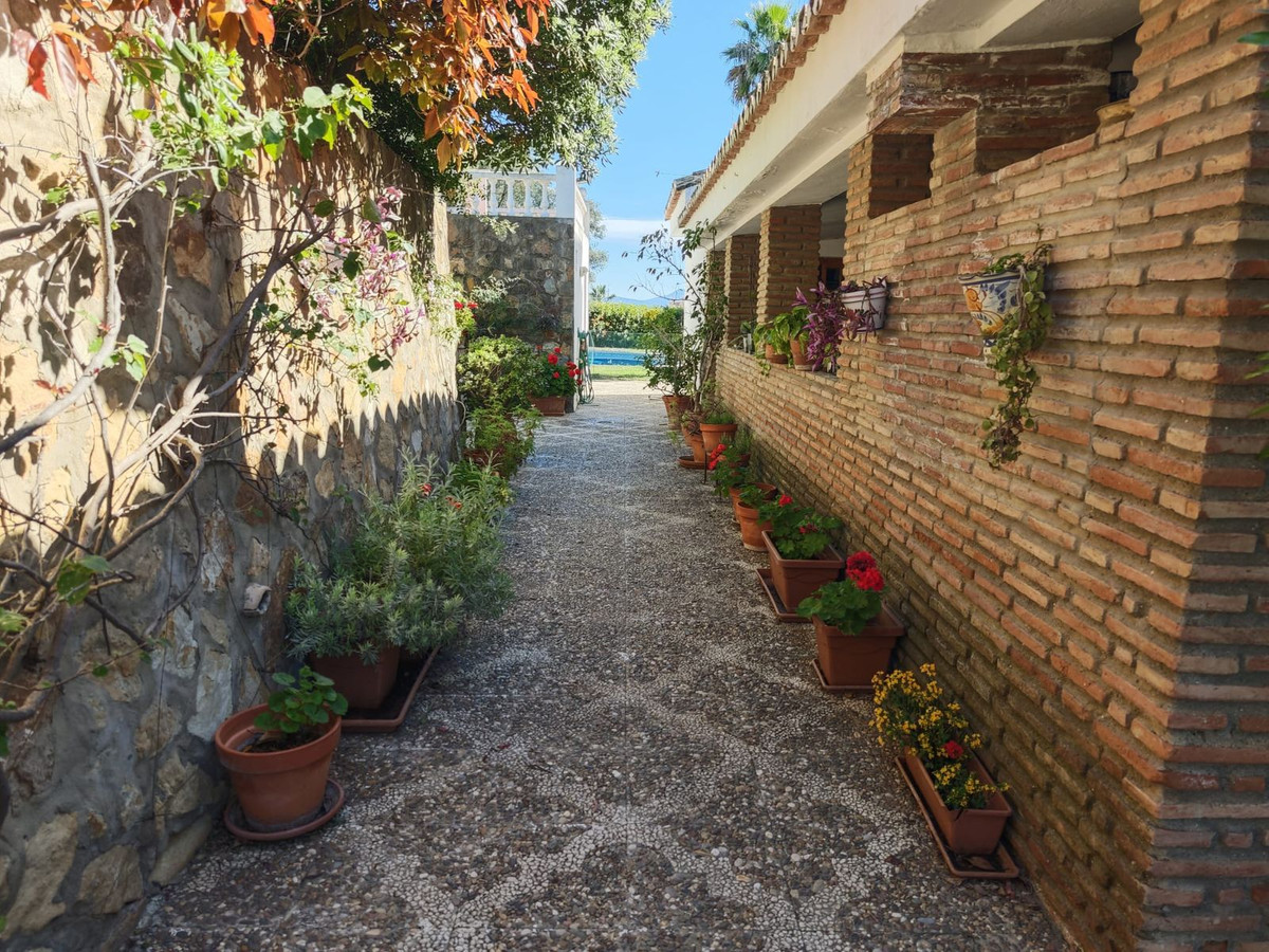 Huis te koop in San Luis de Sabinillas | 4 slaapkamers H5353336