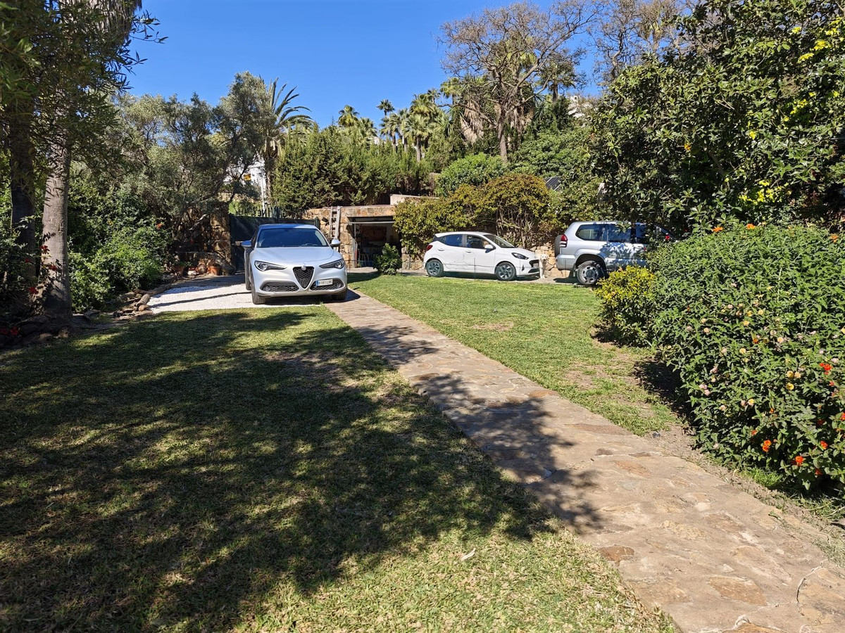 Huis te koop in San Luis de Sabinillas | 4 slaapkamers H5353336