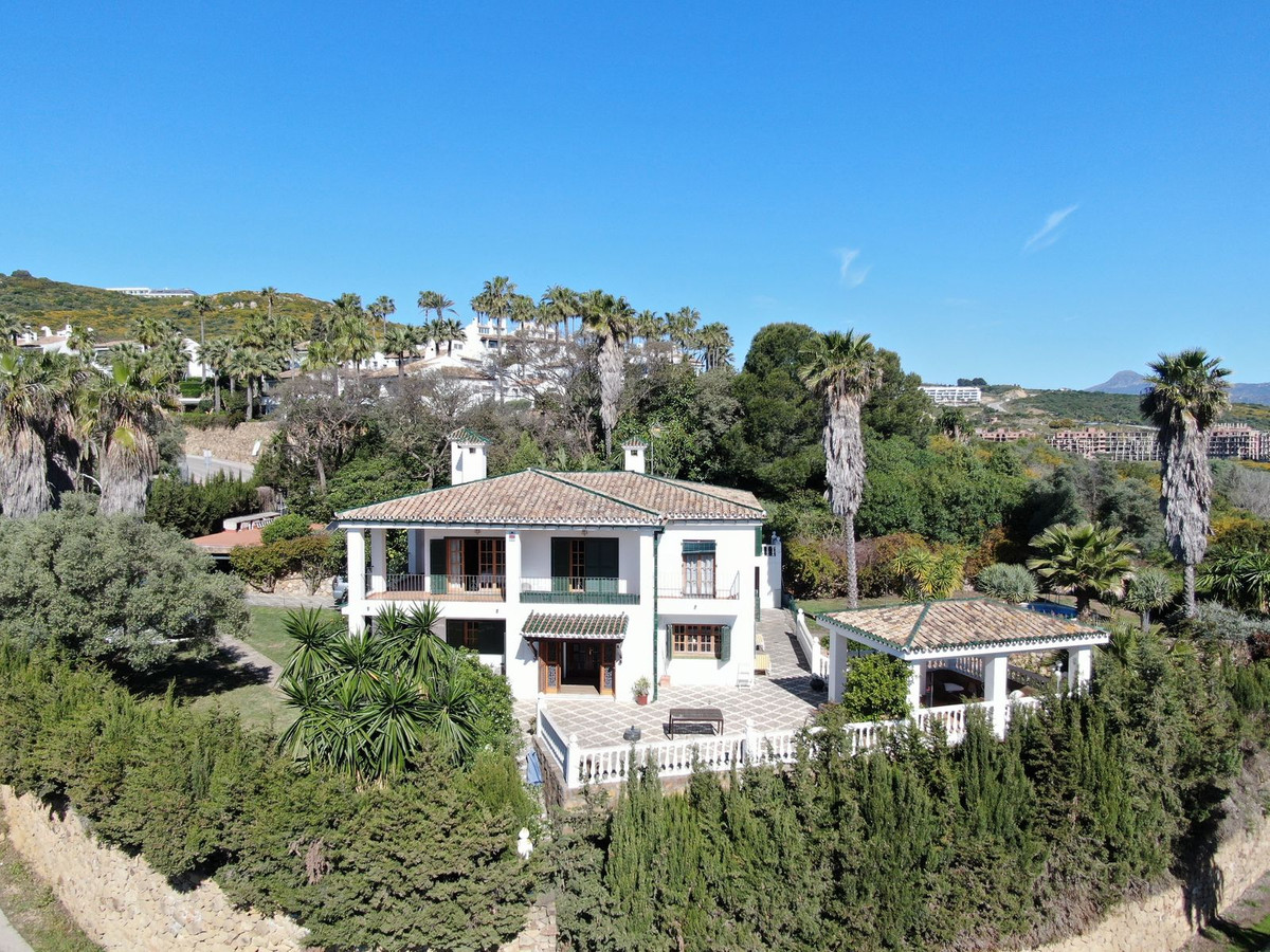 Huis te koop in San Luis de Sabinillas | 4 slaapkamers H5353336