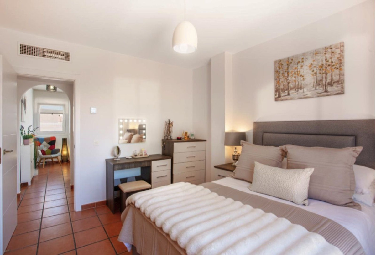 Huis te koop in San Luis de Sabinillas | 4 slaapkamers H5394451