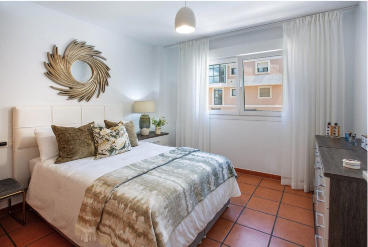 Huis te koop in San Luis de Sabinillas | 4 slaapkamers H5394451