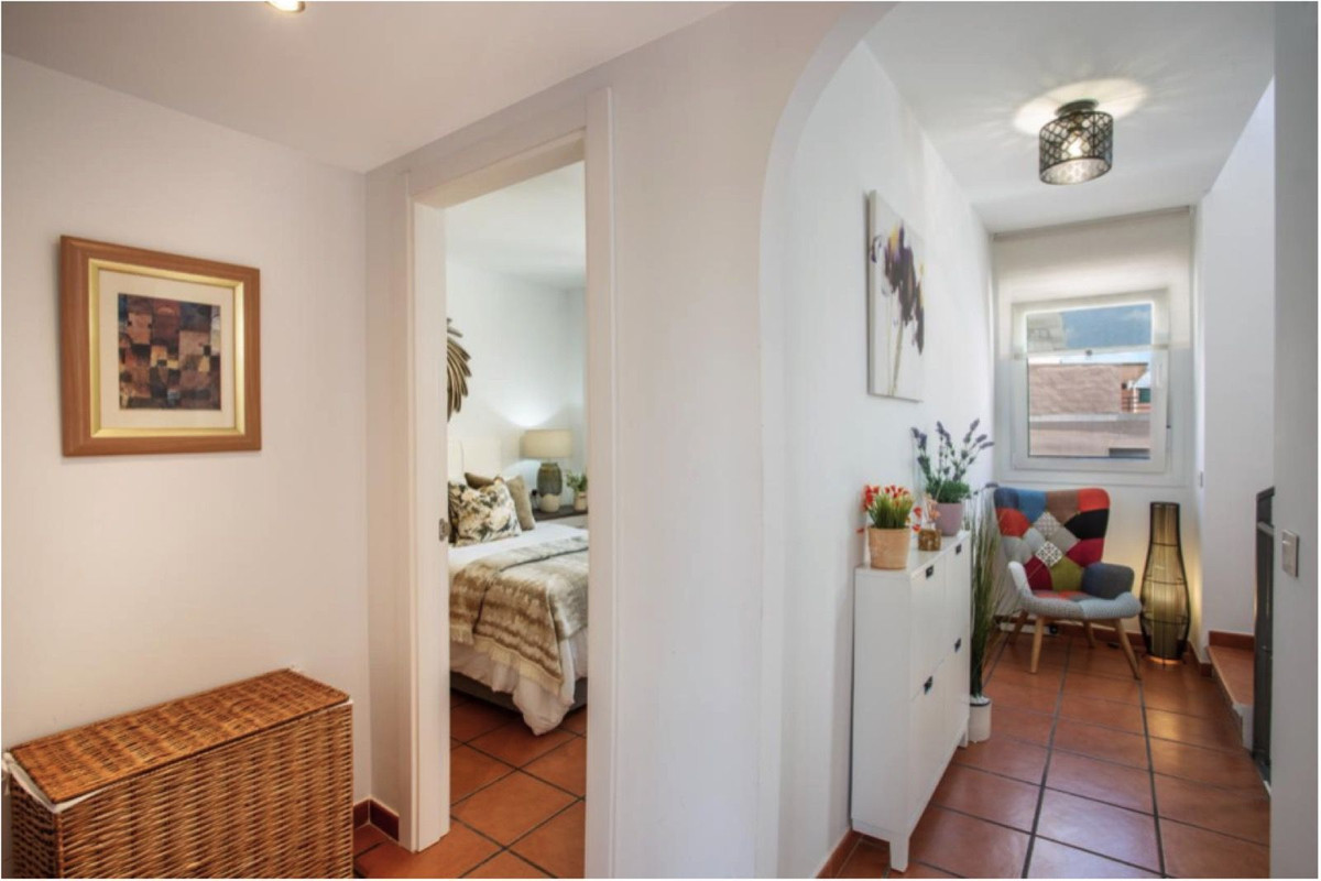 Huis te koop in San Luis de Sabinillas | 4 slaapkamers H5394451