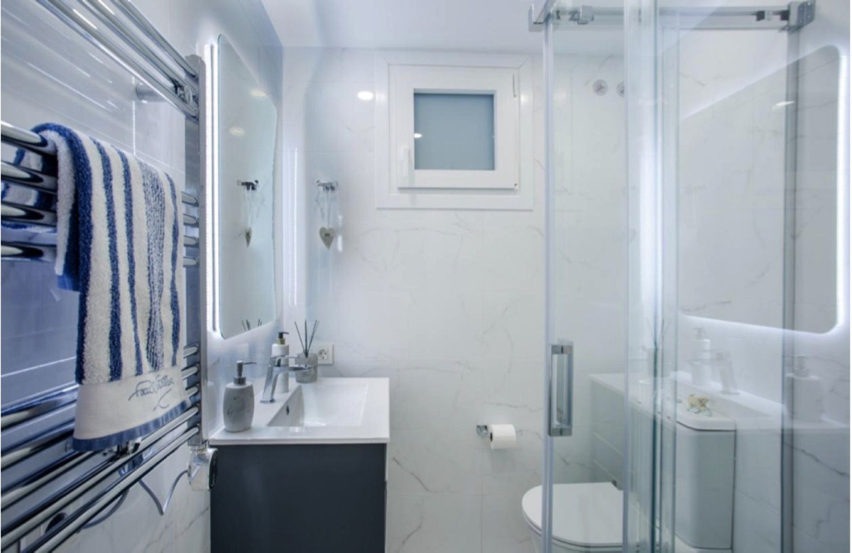 Huis te koop in San Luis de Sabinillas | 4 slaapkamers H5394451