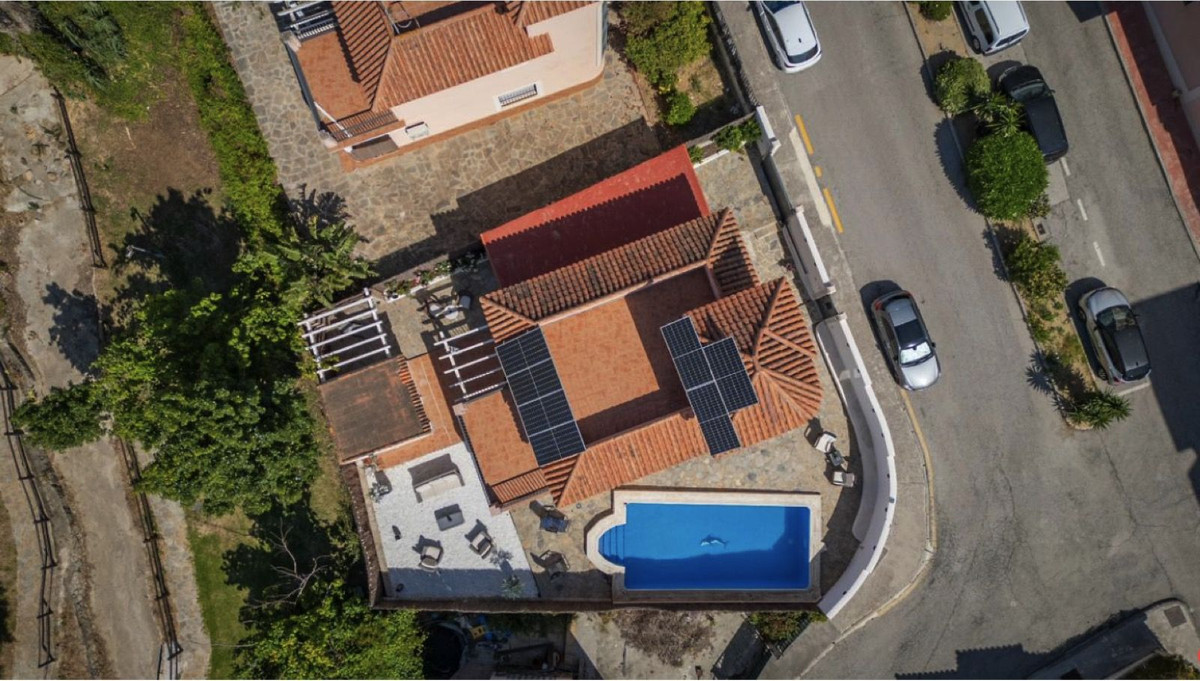 Huis te koop in San Luis de Sabinillas | 4 slaapkamers H5394451