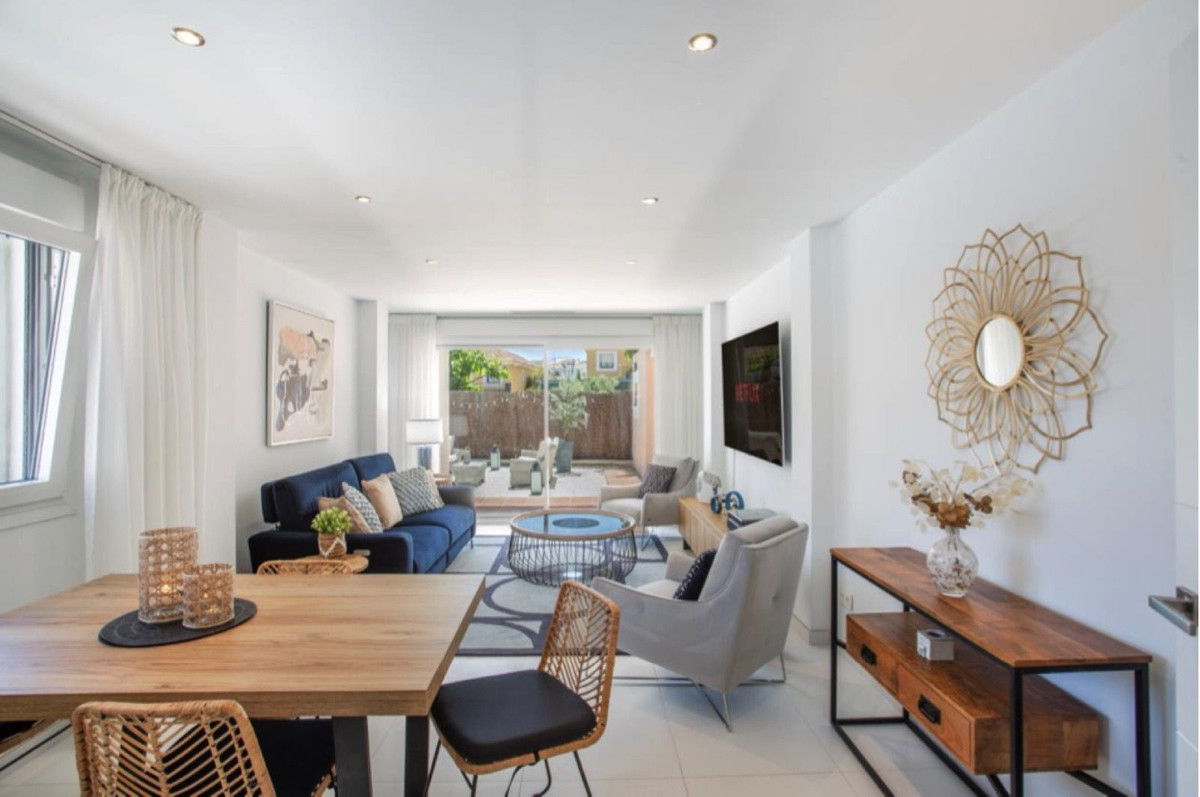 Huis te koop in San Luis de Sabinillas | 4 slaapkamers H5394451