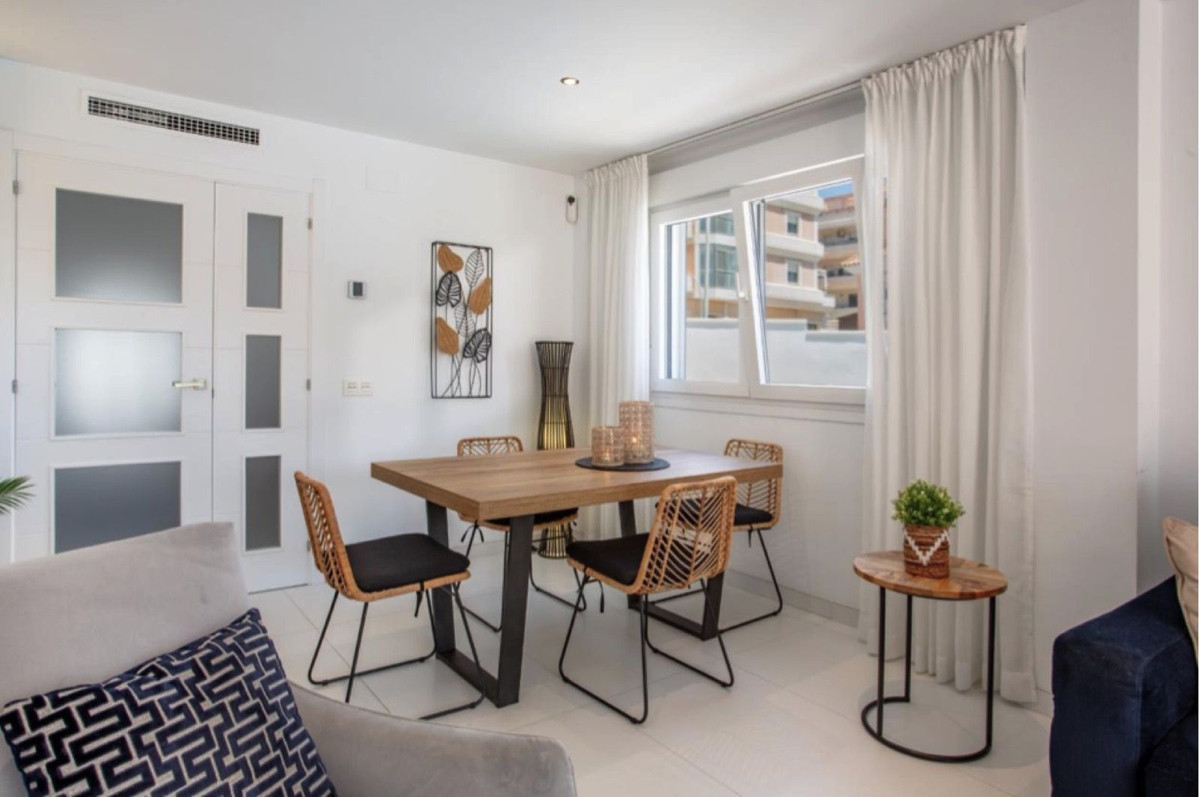 Huis te koop in San Luis de Sabinillas | 4 slaapkamers H5394451