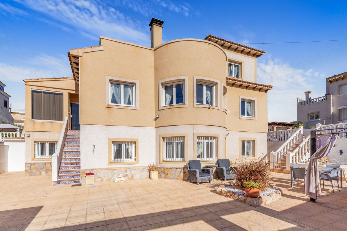 Huis te koop in San Miguel | 8 slaapkamers H5314984