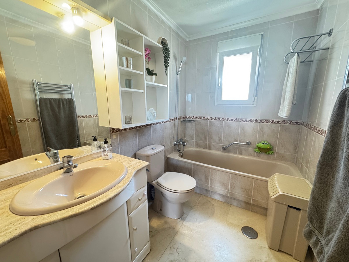 Huis te koop in San Miguel de Salinas | 5 slaapkamers H5080387