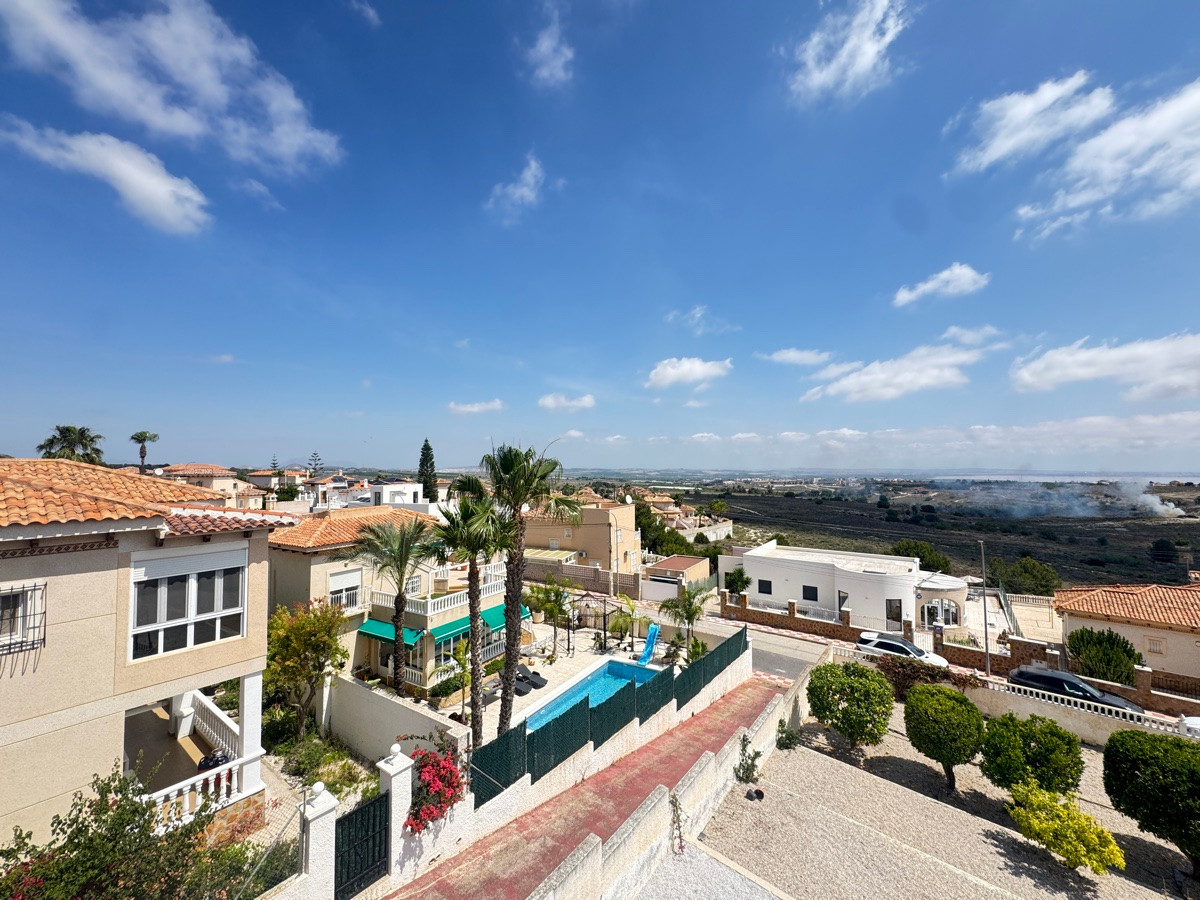 Huis te koop in San Miguel de Salinas | 5 slaapkamers H5080387