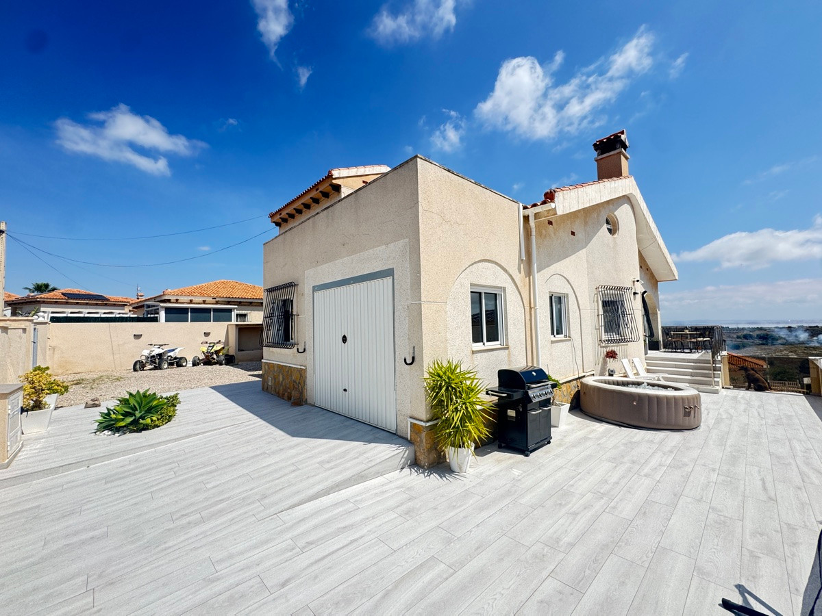 Huis te koop in San Miguel de Salinas | 5 slaapkamers H5080387
