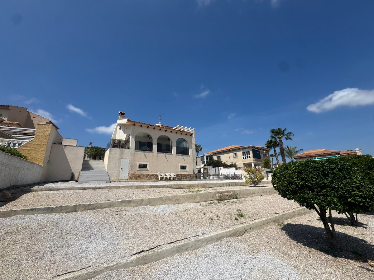 Huis te koop in San Miguel de Salinas | 5 slaapkamers H5080387