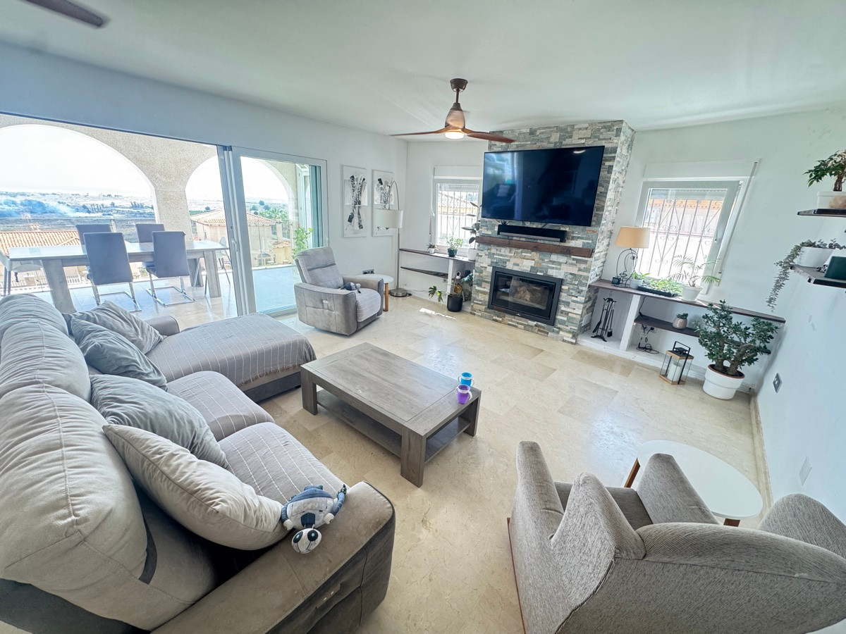 Huis te koop in San Miguel de Salinas | 5 slaapkamers H5080387