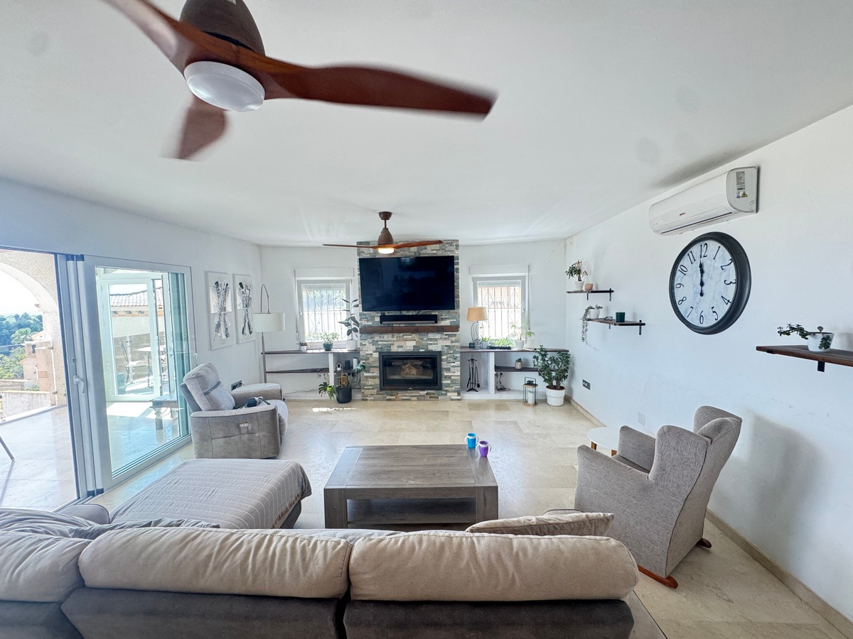 Huis te koop in San Miguel de Salinas | 5 slaapkamers H5080387