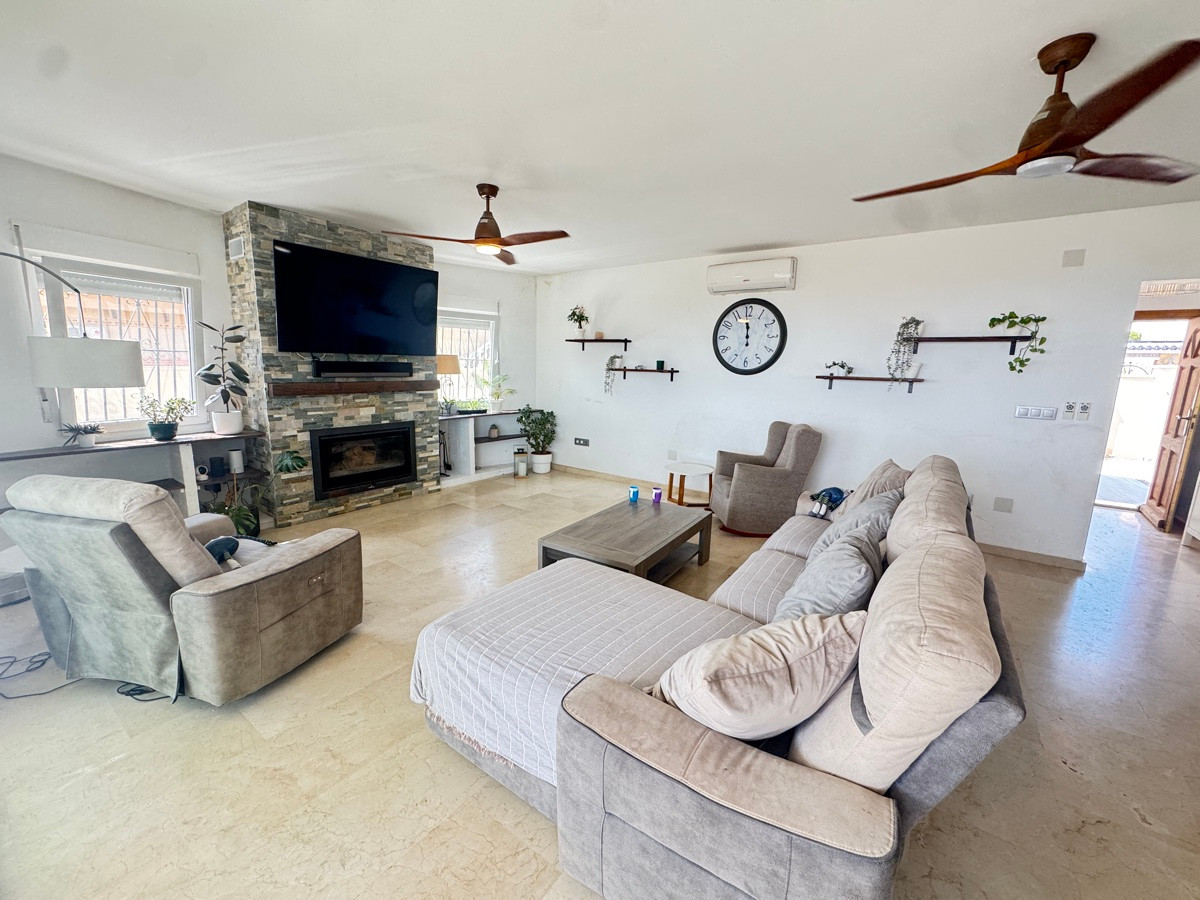 Huis te koop in San Miguel de Salinas | 5 slaapkamers H5080387