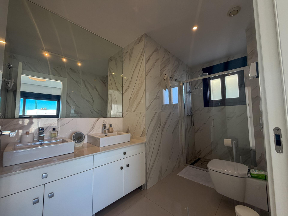 Huis te koop in San Miguel de Salinas | 4 slaapkamers H5296561