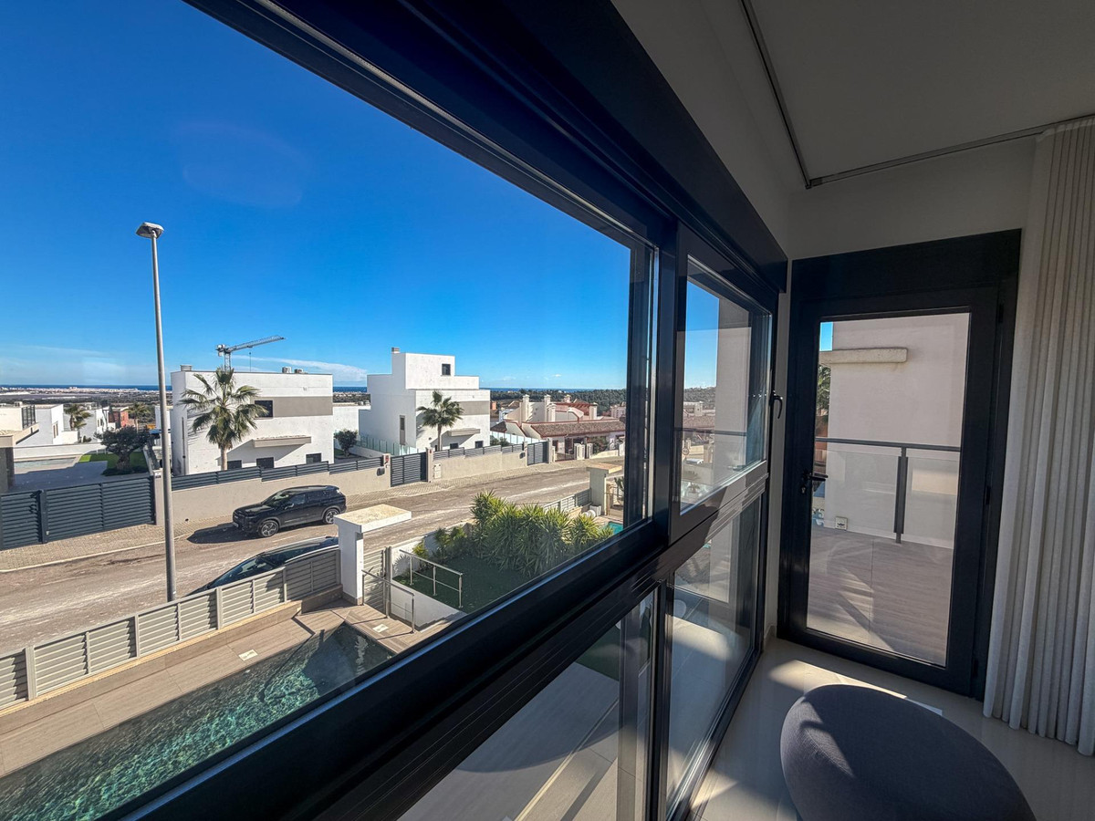 Huis te koop in San Miguel de Salinas | 4 slaapkamers H5296561