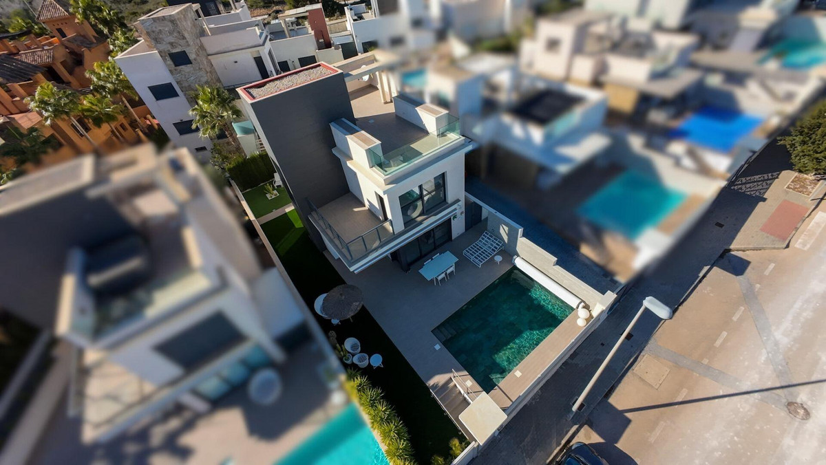 Huis te koop in San Miguel de Salinas | 4 slaapkamers H5296561