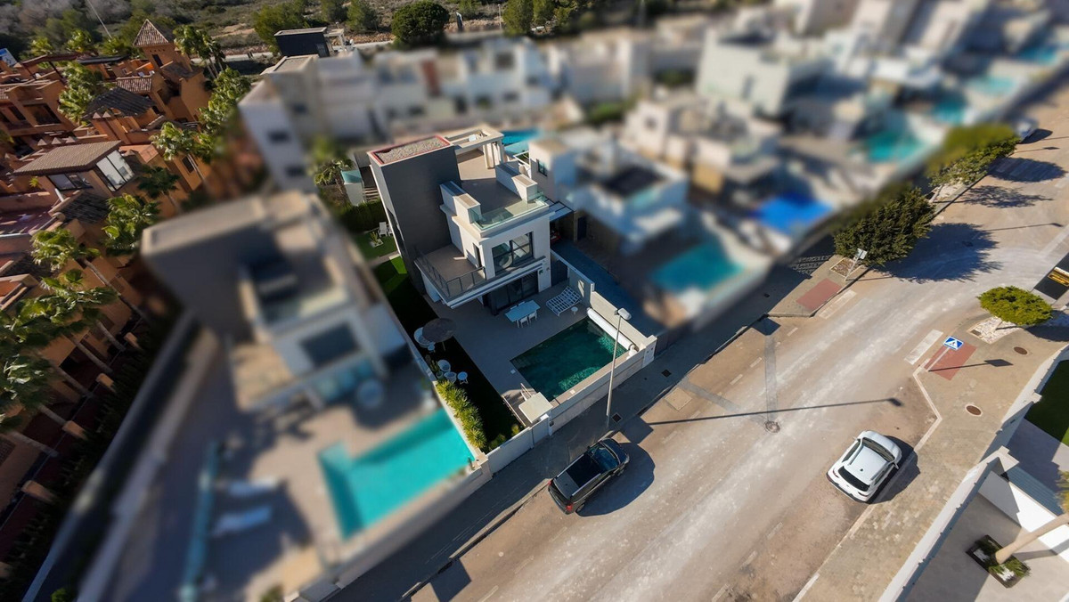 Huis te koop in San Miguel de Salinas | 4 slaapkamers H5296561