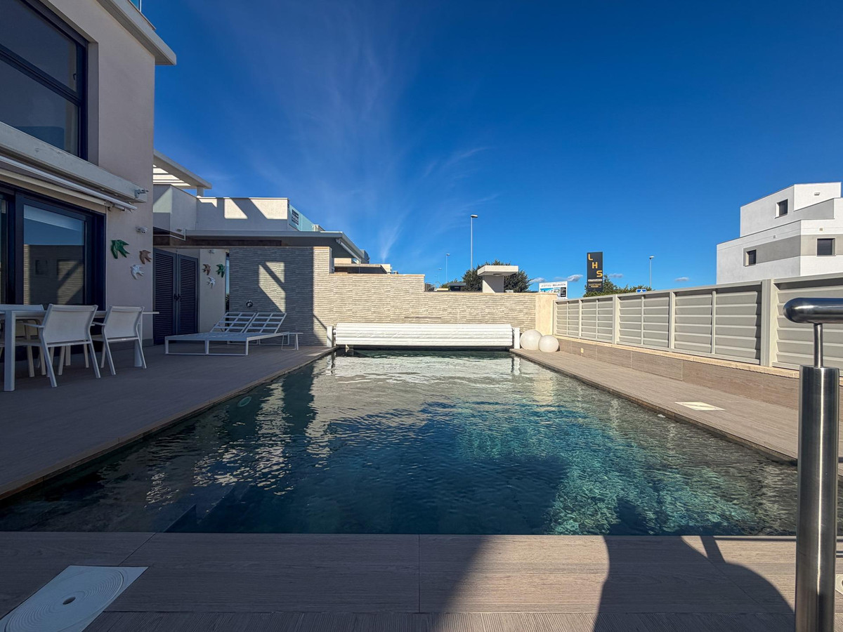 Huis te koop in San Miguel de Salinas | 4 slaapkamers H5296561