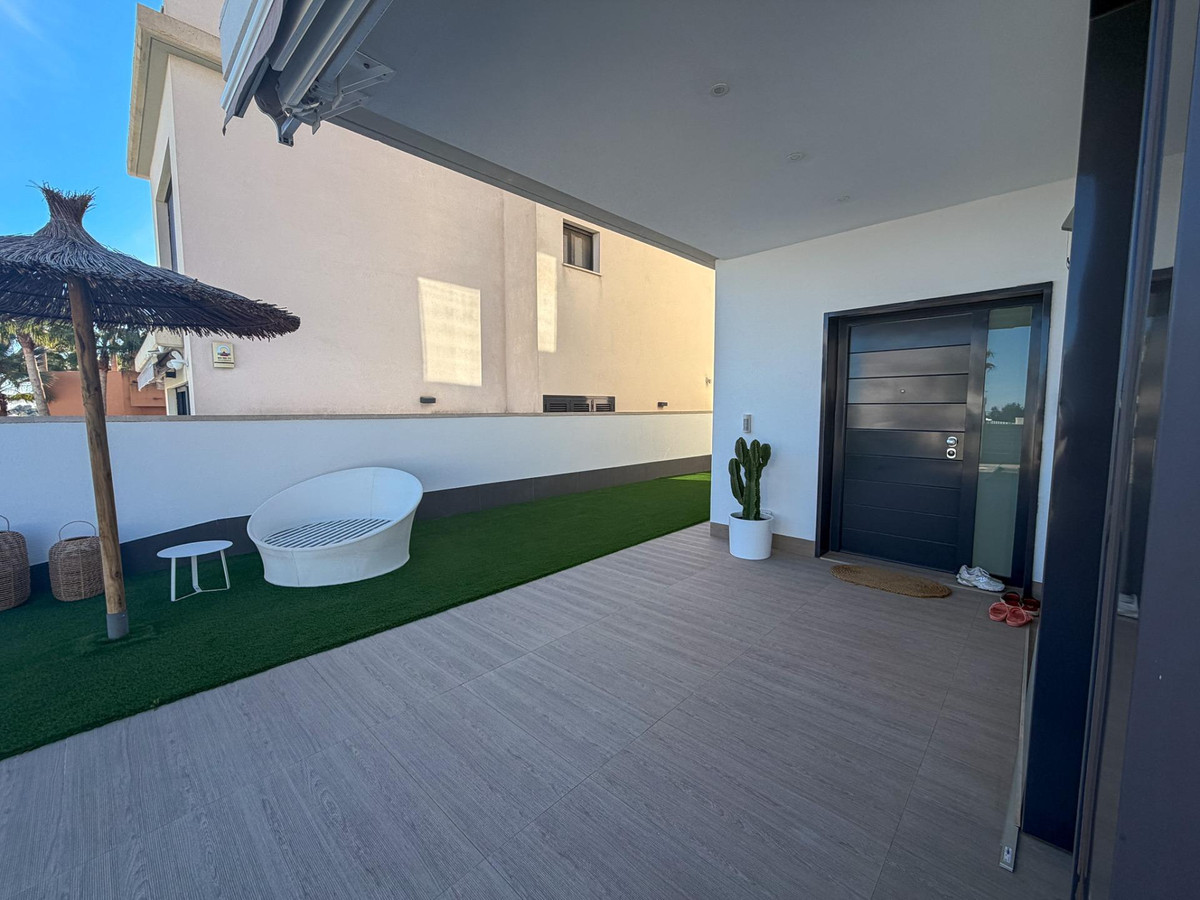 Huis te koop in San Miguel de Salinas | 4 slaapkamers H5296561