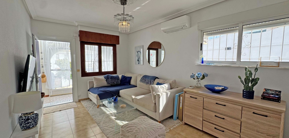 Huis te koop in San Miguel de Salinas | 2 slaapkamers H5307199