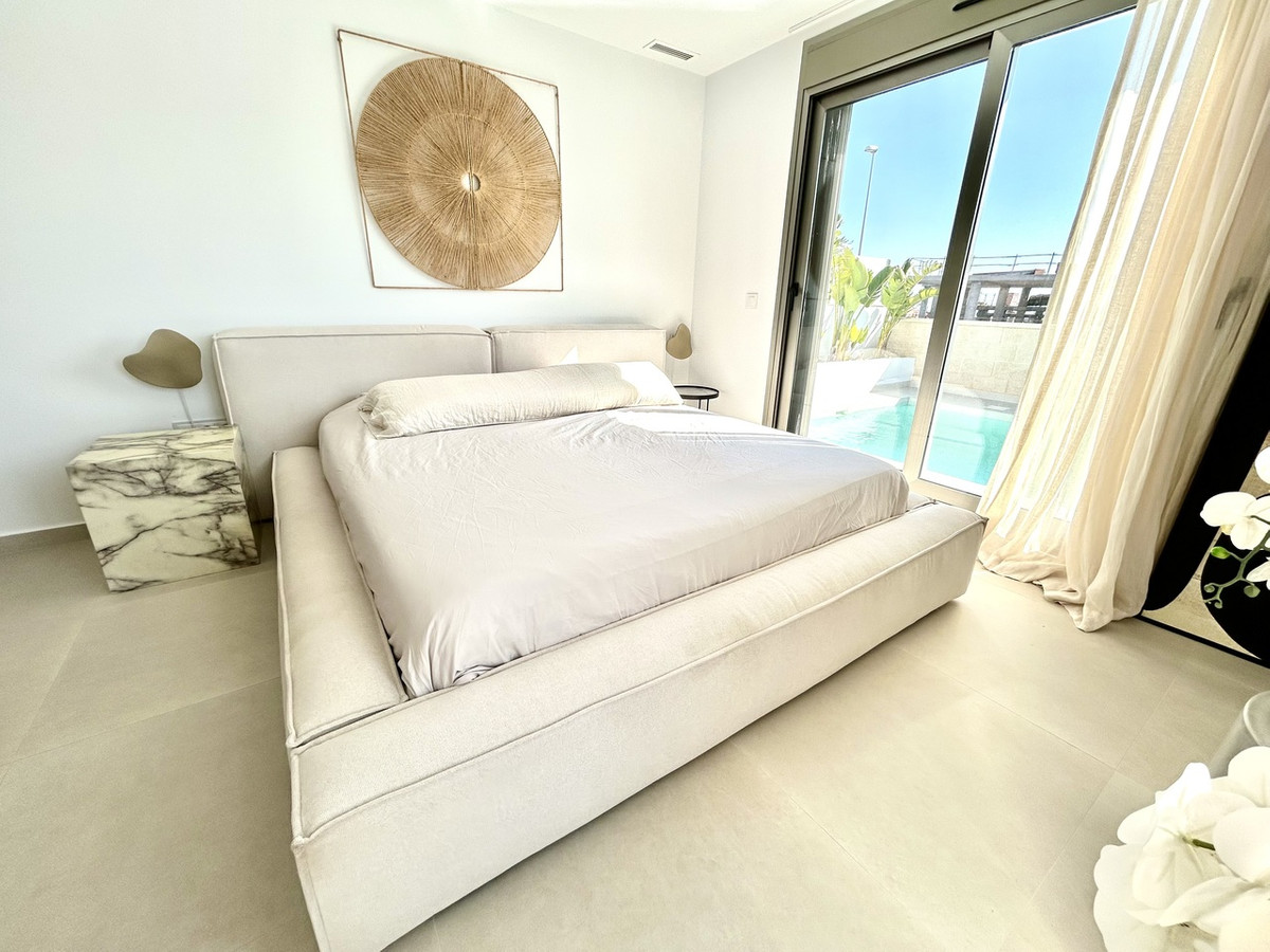 Huis te koop in San Miguel de Salinas | 4 slaapkamers H5344411