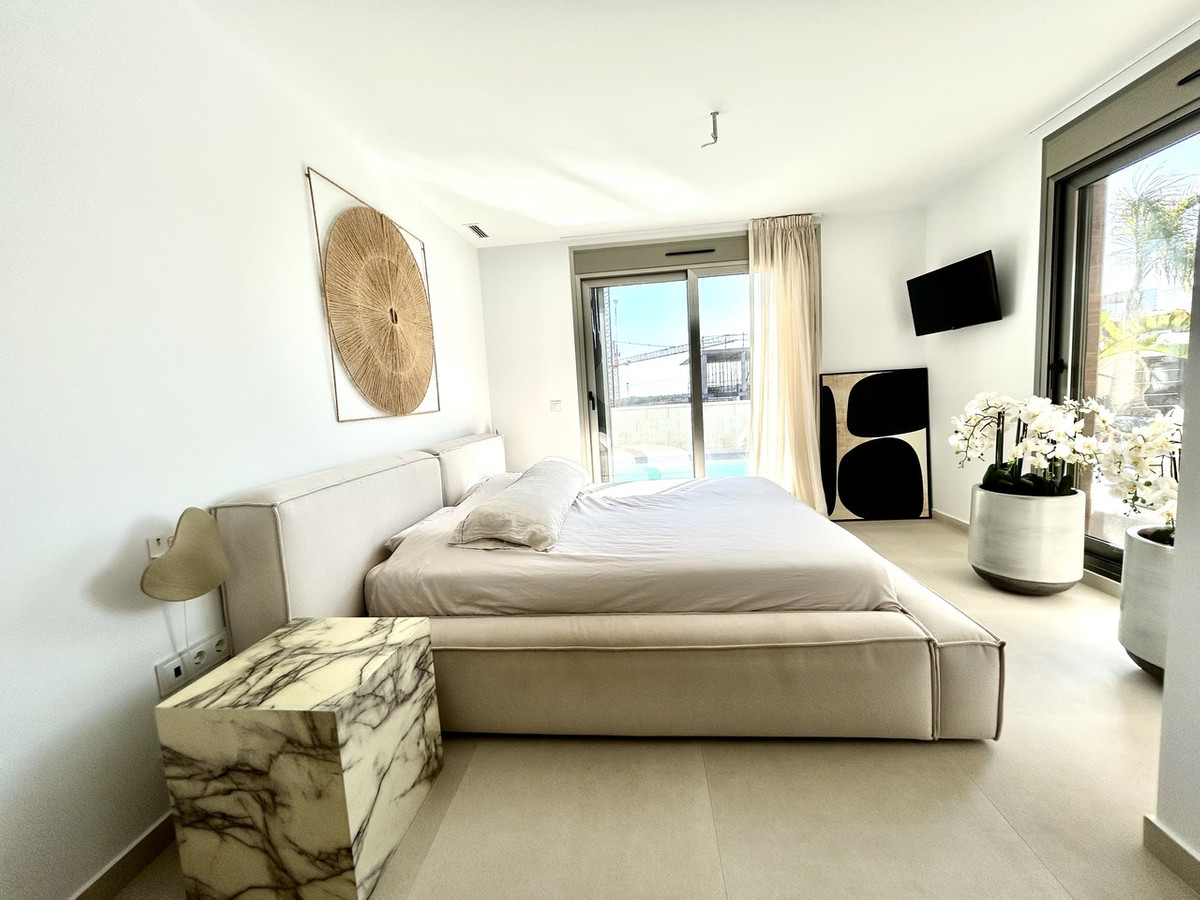 Huis te koop in San Miguel de Salinas | 4 slaapkamers H5344411