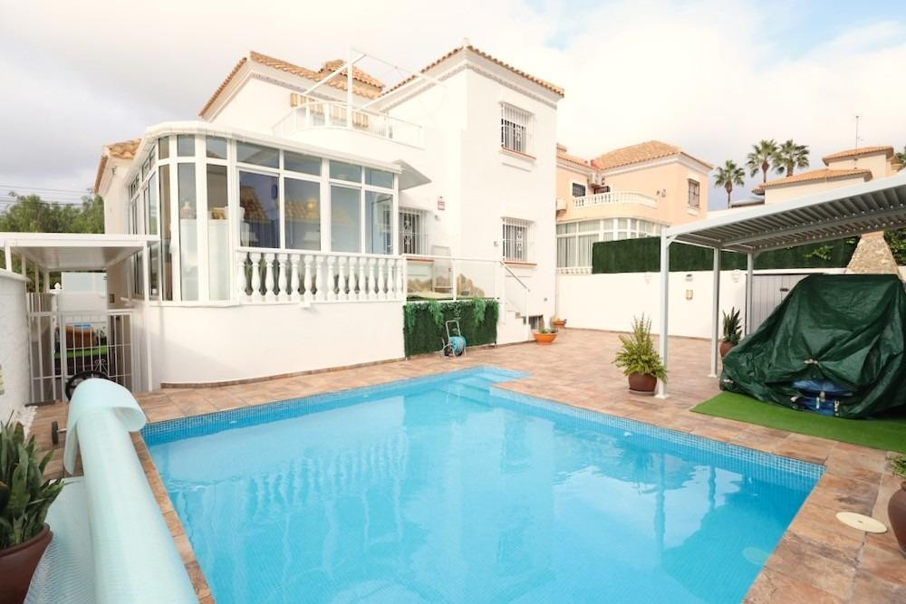 Huis te koop in San Miguel de Salinas | 4 slaapkamers H5364280