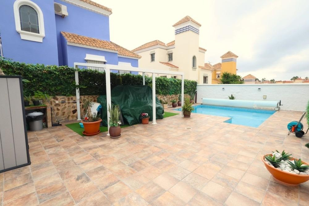 Huis te koop in San Miguel de Salinas | 4 slaapkamers H5364280