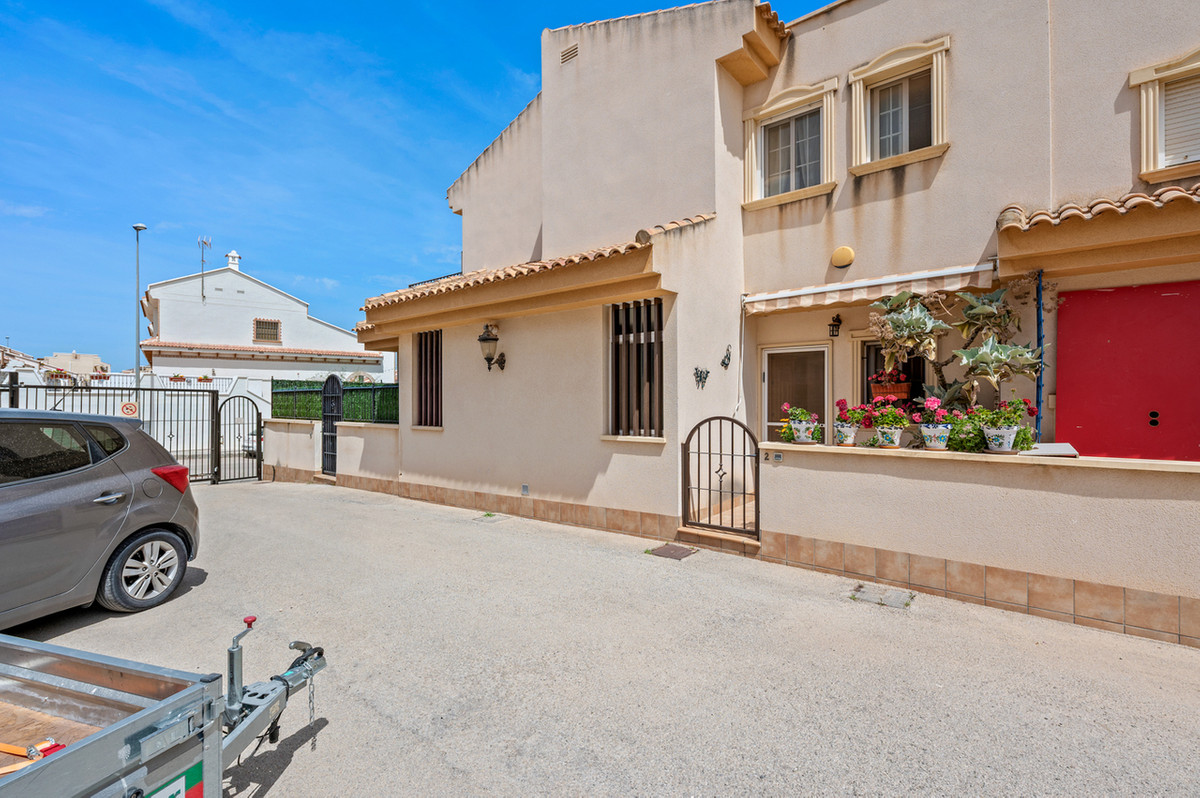 Huis te koop in San Miguel de Salinas | 2 slaapkamers H5367490