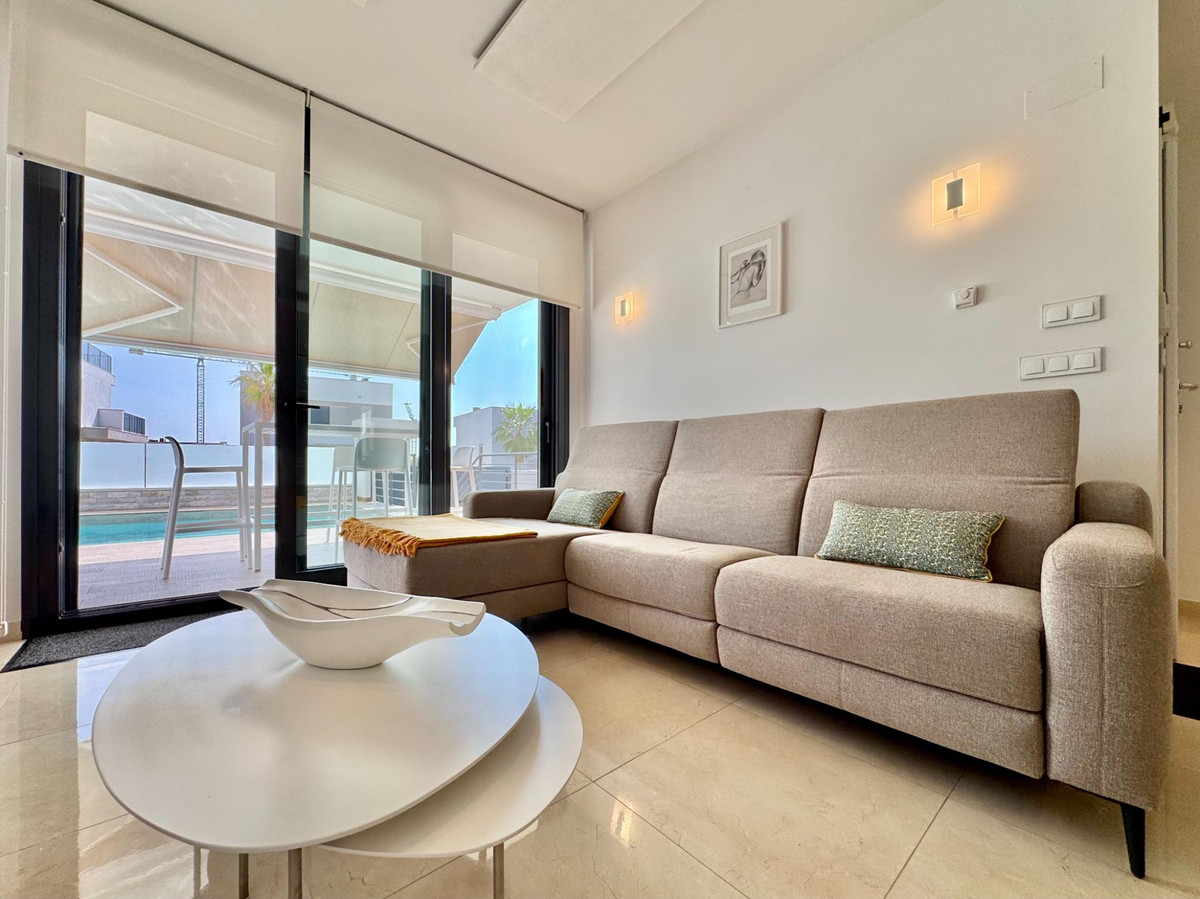 Huis te koop in San Miguel de Salinas | 3 slaapkamers H5371243