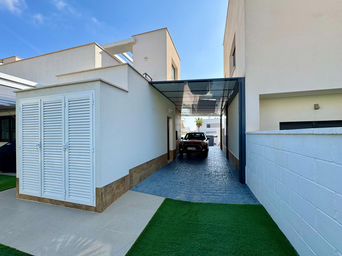 Huis te koop in San Miguel de Salinas | 3 slaapkamers H5371243