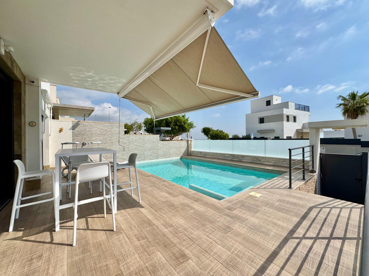 Huis te koop in San Miguel de Salinas | 3 slaapkamers H5371243