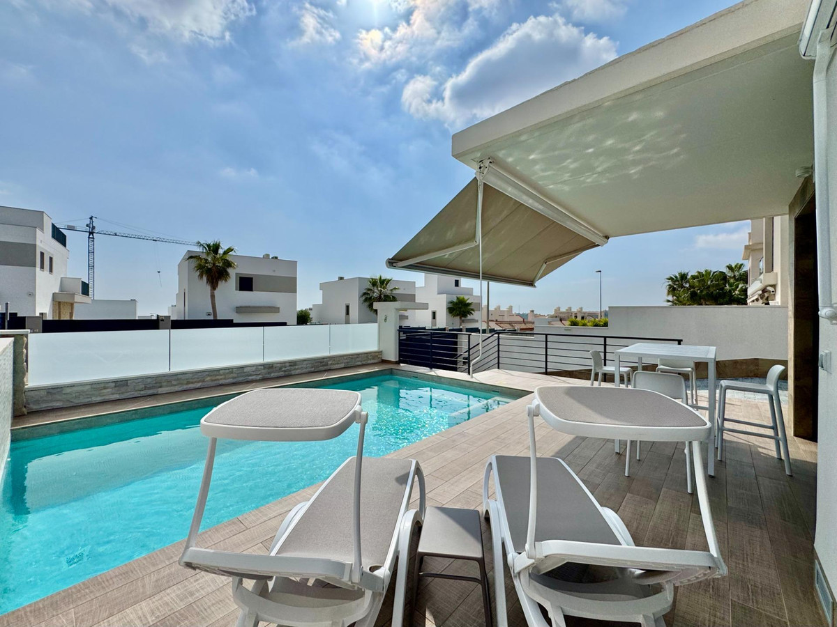 Huis te koop in San Miguel de Salinas | 3 slaapkamers H5371243