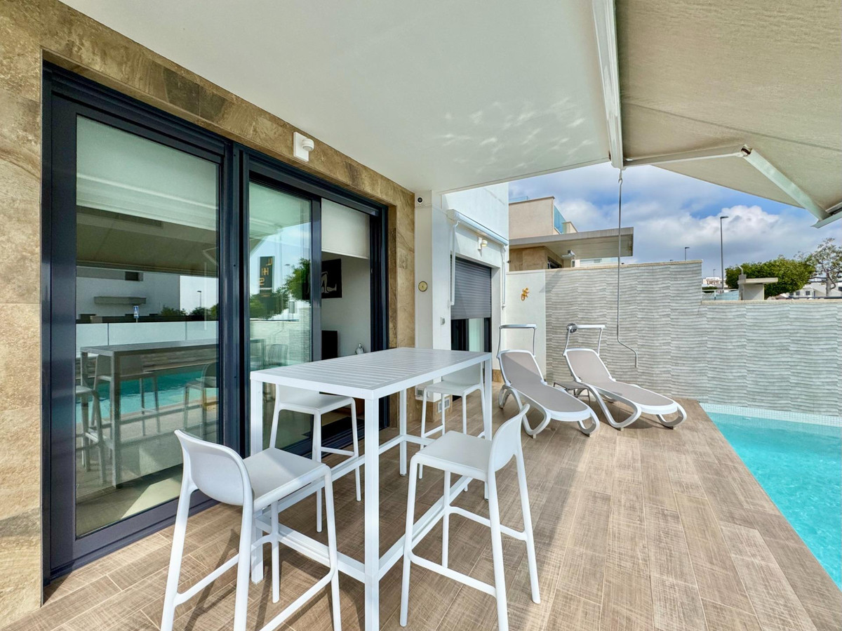 Huis te koop in San Miguel de Salinas | 3 slaapkamers H5371243
