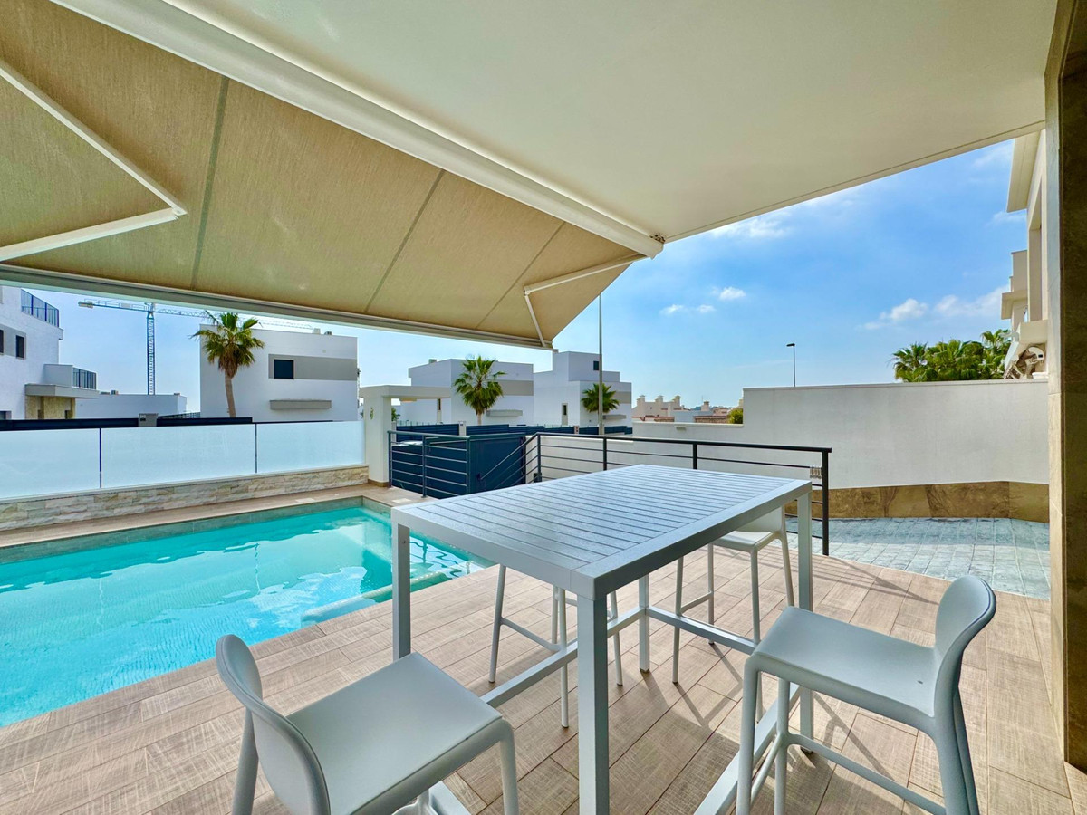 Huis te koop in San Miguel de Salinas | 3 slaapkamers H5371243